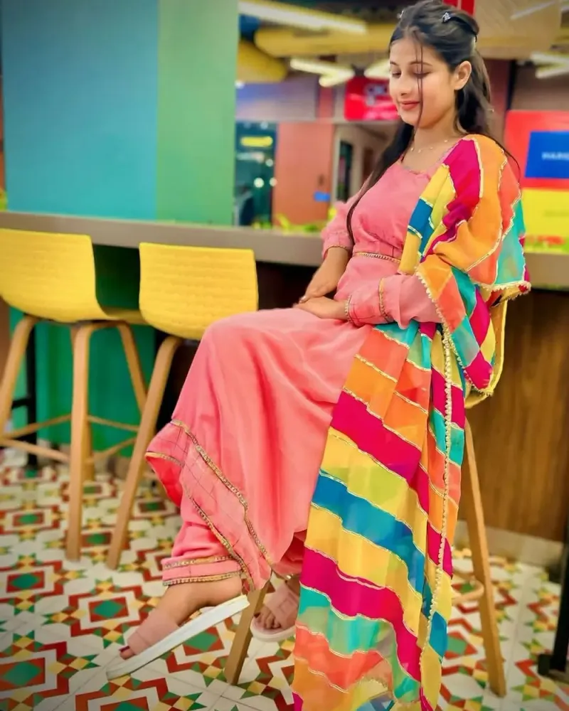 Aarohi Chopra, verified companion in Malabar Hill